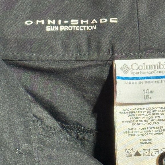 Columbia Black Cargo Cropped Shorts with Relaxed Fit and Sturdy Material Size 14 - Picture 6 of 7